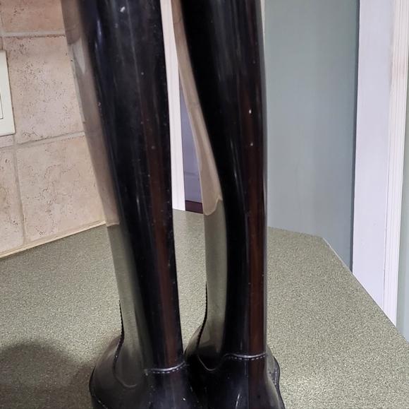 Fendi Rain Boots - Picture 3 of 10